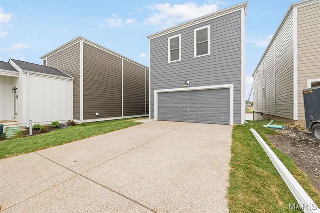 218 Marais Temps Clair Way, St Charles, MO 63301