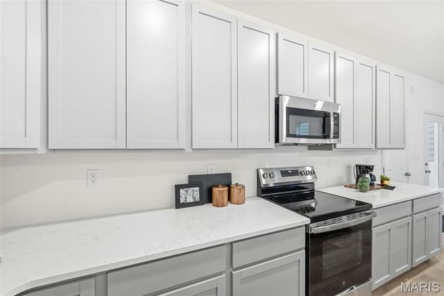 218 Marais Temps Clair Way, St Charles, MO 63301