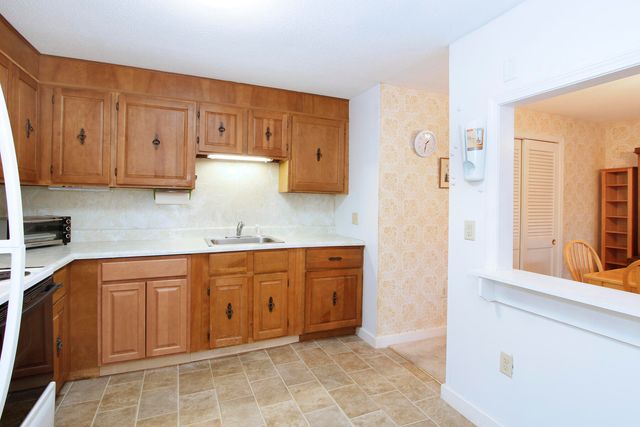 42 Old Colony Way APT 5, Orleans, MA 02653