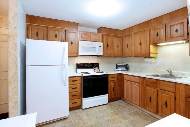 42 Old Colony Way APT 5, Orleans, MA 02653