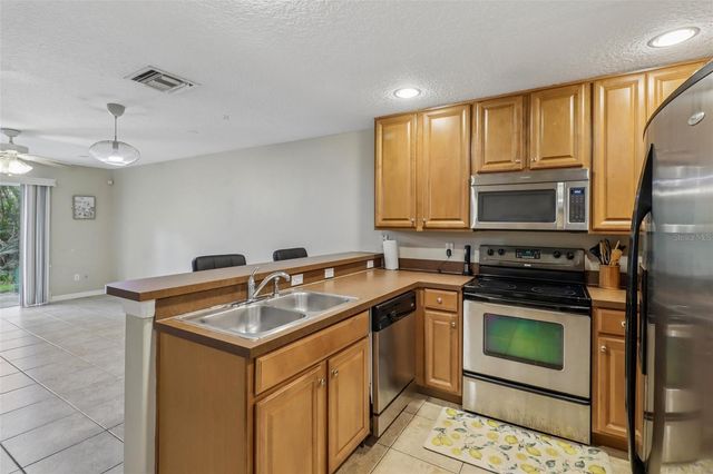 4559 LACEBARK TRAIL, Oviedo, FL 32765