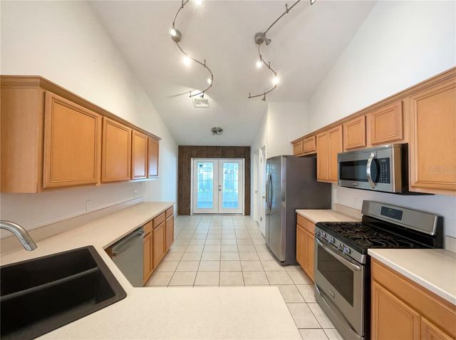 18915 NEST FERN CIRCLE, Tampa, FL 33647