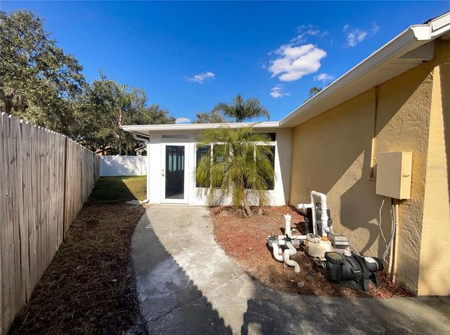 18915 NEST FERN CIRCLE, Tampa, FL 33647