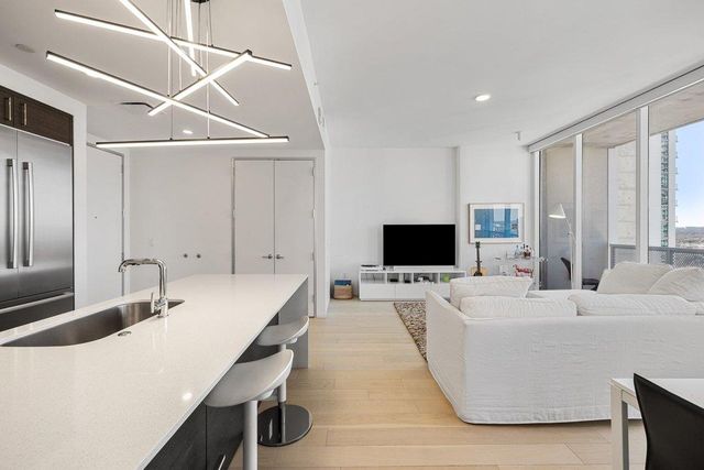 301 West Ave 1701, Austin, TX 78701