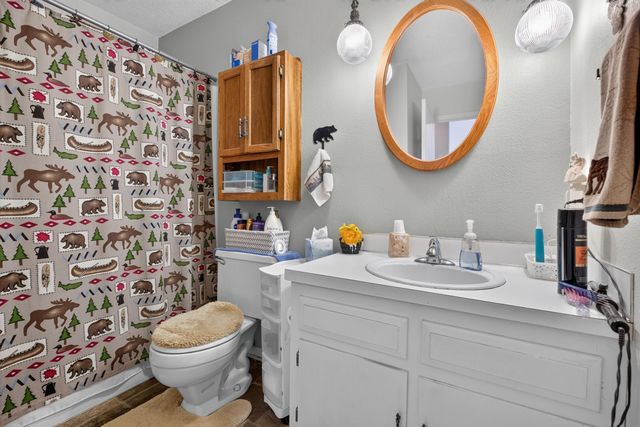 1026 Prairie Meadow Court, Waterloo, IA 50701