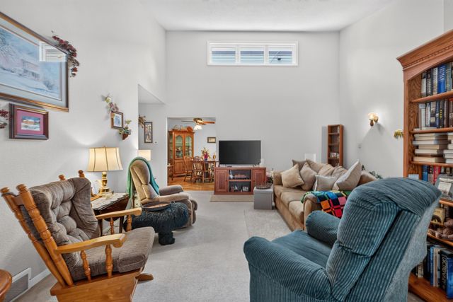 1026 Prairie Meadow Court, Waterloo, IA 50701