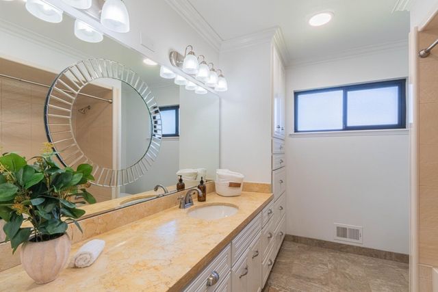 1211 Via Paraiso, Salinas, CA 93901