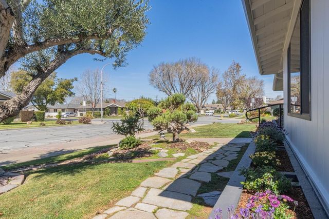 1211 Via Paraiso, Salinas, CA 93901