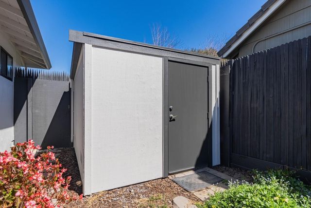 1211 Via Paraiso, Salinas, CA 93901