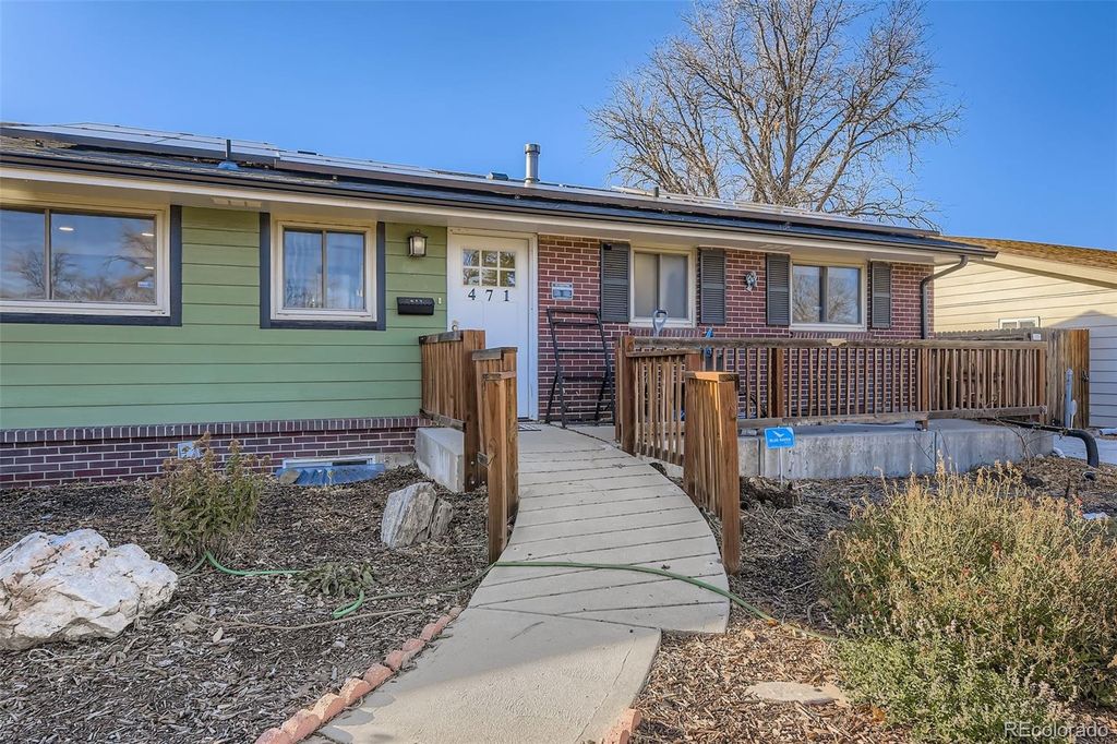471 Iola Street, Aurora, CO 80010