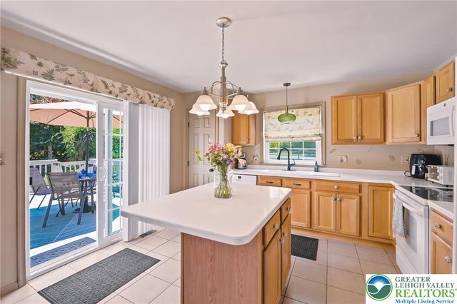 1283 Mohr Circle, Lower Macungie Twp, PA 18062
