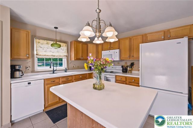 1283 Mohr Circle, Lower Macungie Twp, PA 18062