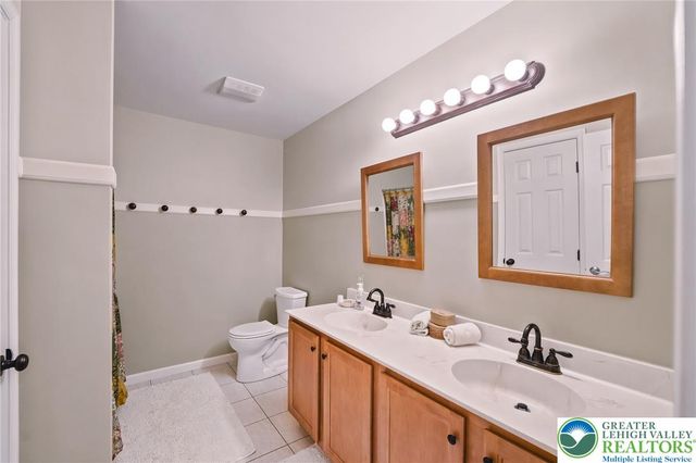 1283 Mohr Circle, Lower Macungie Twp, PA 18062