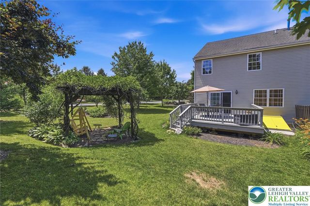 1283 Mohr Circle, Lower Macungie Twp, PA 18062