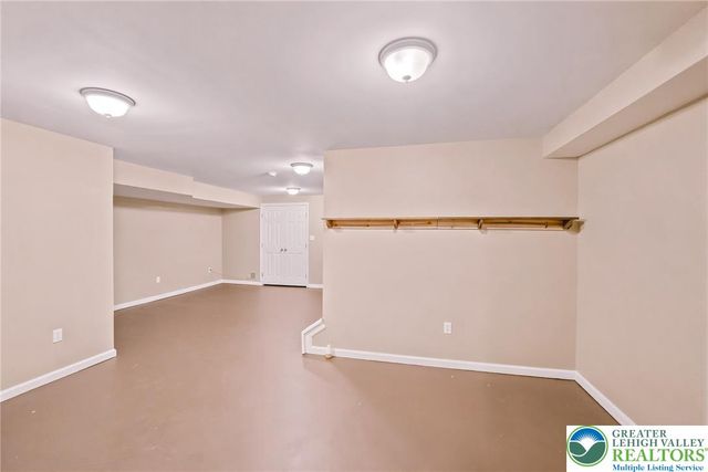 1283 Mohr Circle, Lower Macungie Twp, PA 18062