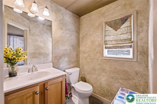 1283 Mohr Circle, Lower Macungie Twp, PA 18062