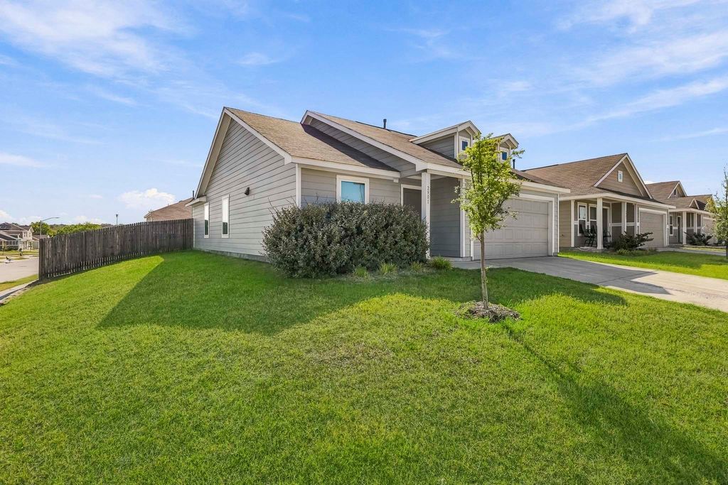 2901 Questa Street, Fort Worth, TX 76119 — photo 2