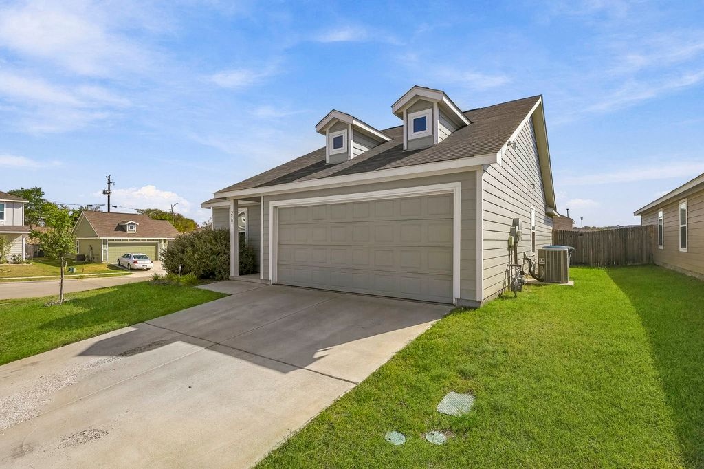 2901 Questa Street, Fort Worth, TX 76119 — photo 3