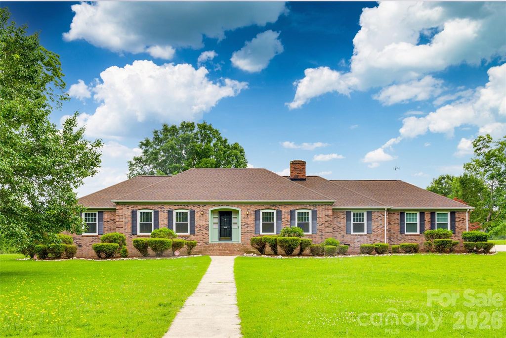 1003 Chesterfield Avenue, Lancaster, SC 29720