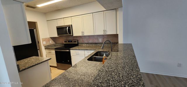 5011 S FULHAM Road, Jacksonville, FL 32244