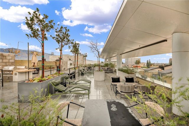 709 E Walnut Street 415, Pasadena, CA 91101