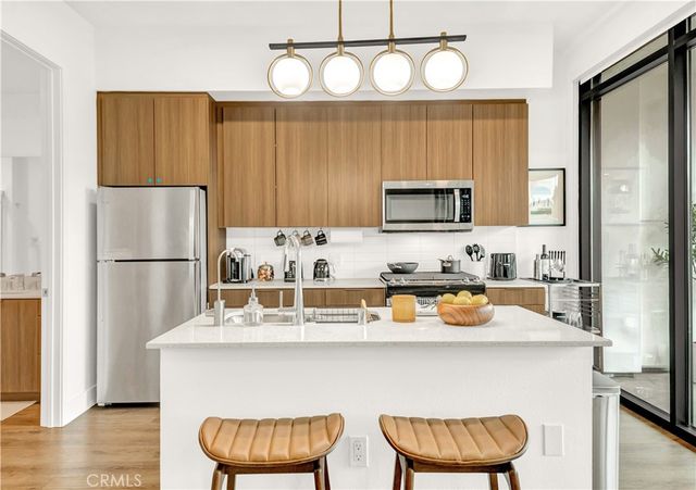 709 E Walnut Street 415, Pasadena, CA 91101