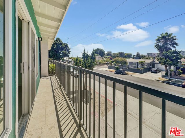 1100 S Inglewood Avenue, Inglewood, CA 90301