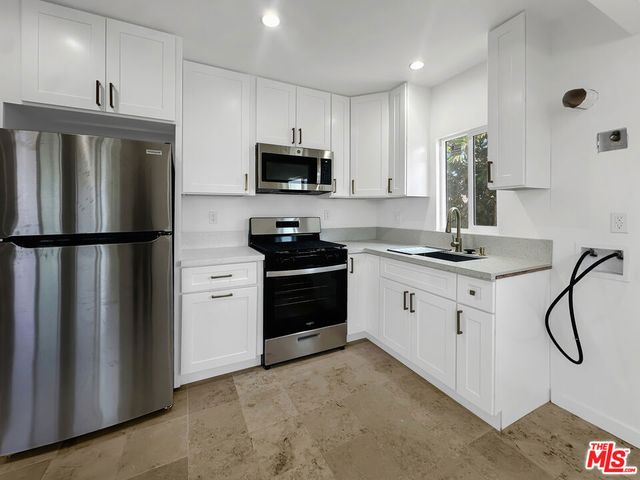 1100 S Inglewood Avenue, Inglewood, CA 90301