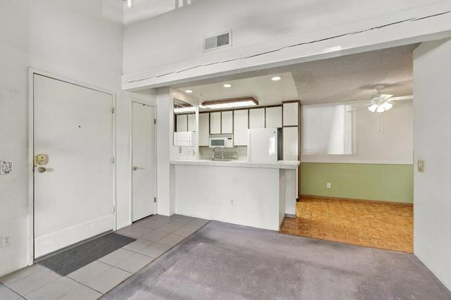 9169 Village Glen 256, San Diego, CA 92123