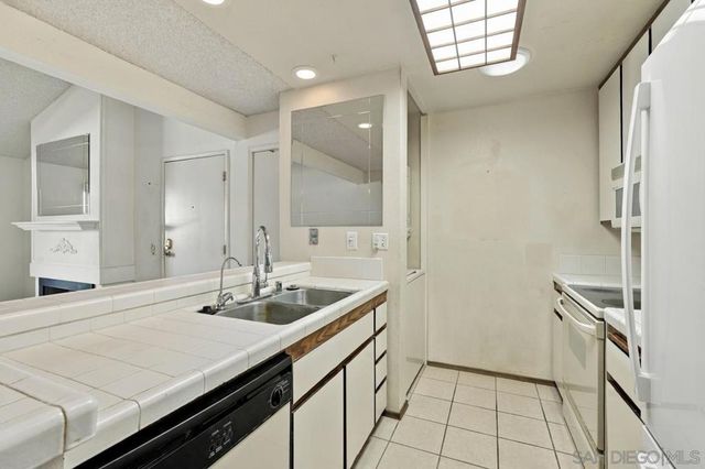 9169 Village Glen 256, San Diego, CA 92123