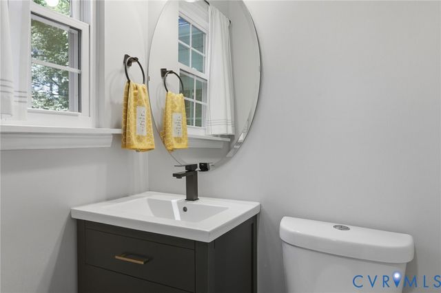 8224 Halstead Rd, Chesterfield, VA 23235