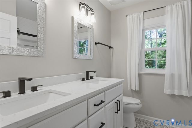 8224 Halstead Rd, Chesterfield, VA 23235