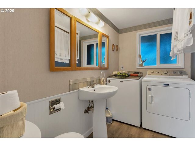1490 ACACIA Ave, Eugene, OR 97408