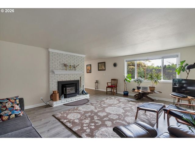 1490 ACACIA Ave, Eugene, OR 97408