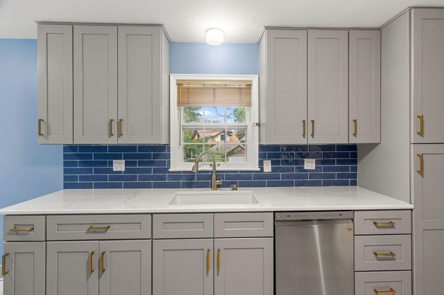 2312 Mount View Avenue, Minneapolis, MN 55405