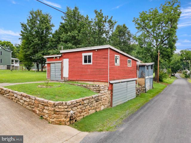 304 WATER ST, Edinburg, VA 22824