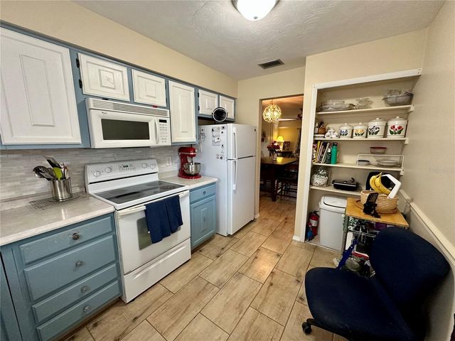 225 PINE BLUFF AVENUE 560, Deland, FL 32724