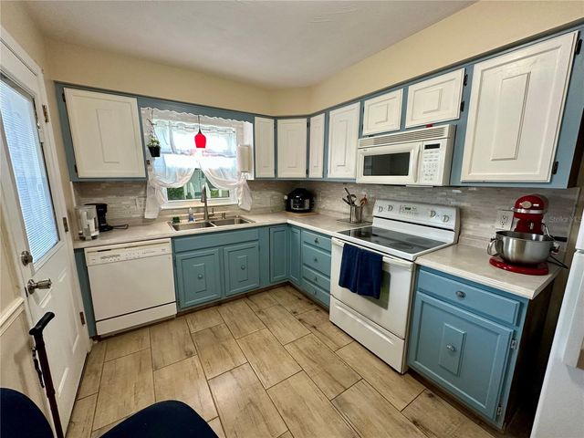 225 PINE BLUFF AVENUE 560, Deland, FL 32724
