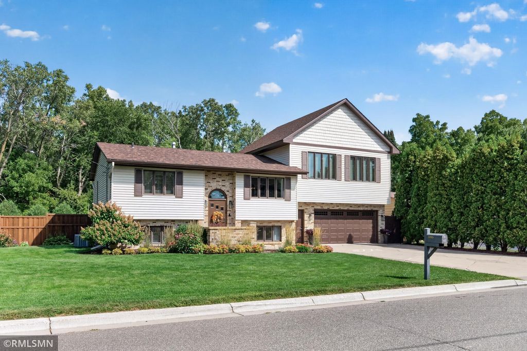 1905 Garden Lane, White Bear Lake, MN 55110 — exterior