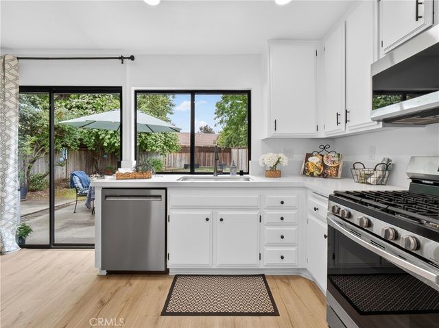 25819 El Gato Place, Valencia, CA 91355
