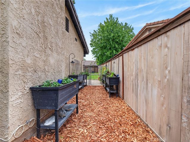 25819 El Gato Place, Valencia, CA 91355
