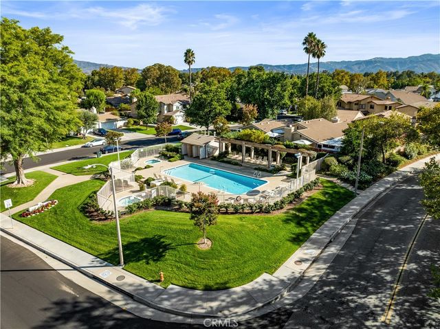 25819 El Gato Place, Valencia, CA 91355