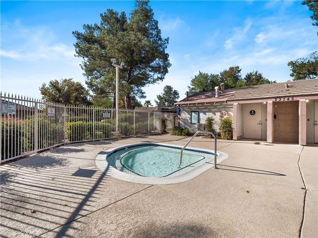 25819 El Gato Place, Valencia, CA 91355