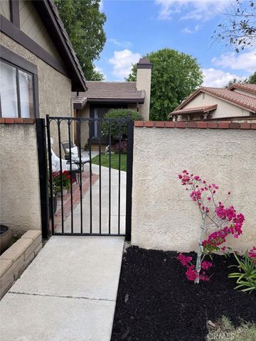 25819 El Gato Place, Valencia, CA 91355