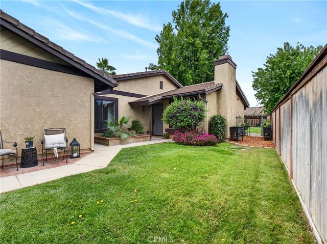 25819 El Gato Place, Valencia, CA 91355