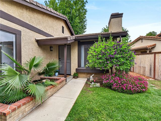25819 El Gato Place, Valencia, CA 91355
