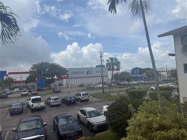 16701 NE 13th Ave 214, North Miami Beach, FL 33162