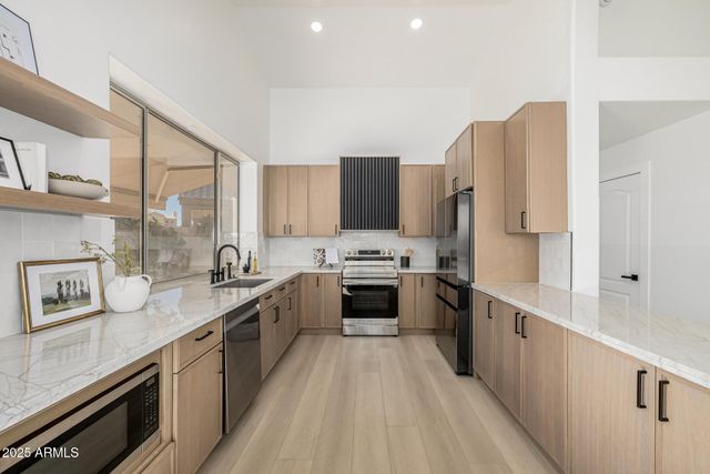 18766 N 91ST Place, Scottsdale, AZ 85255