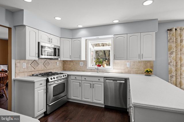 29 SHINING STAR CT, Medford, NJ 08055