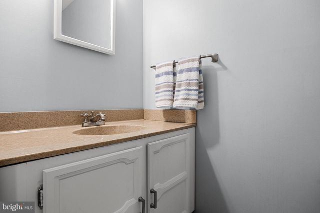 29 SHINING STAR CT, Medford, NJ 08055